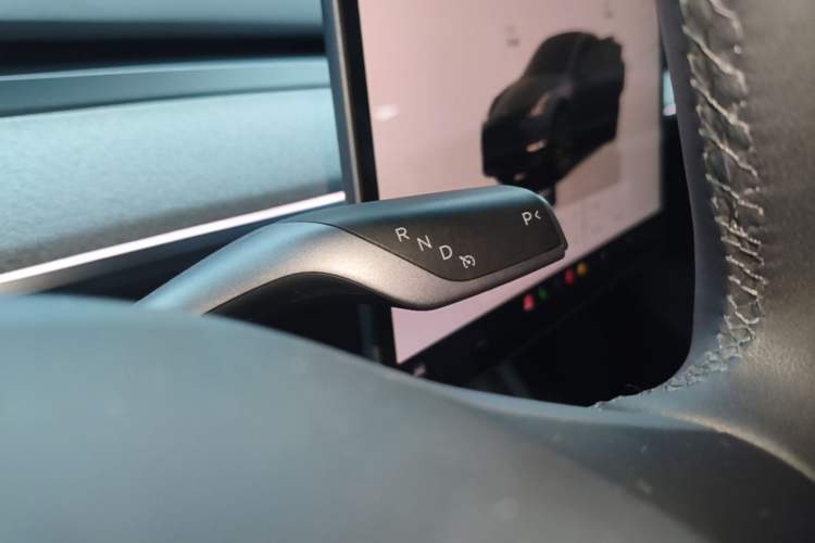 Used Tesla Model Y 2024 Long-Range All-Wheel-Drive Version Gear Lever