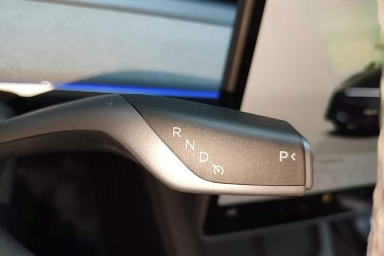 Used Tesla Model Y 2024 Long-Range All-Wheel-Drive Version Gear Lever