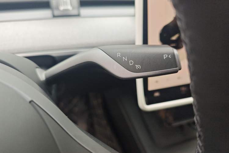 Used Tesla Model Y 2024 Long-Range All-Wheel-Drive Version Gear Lever