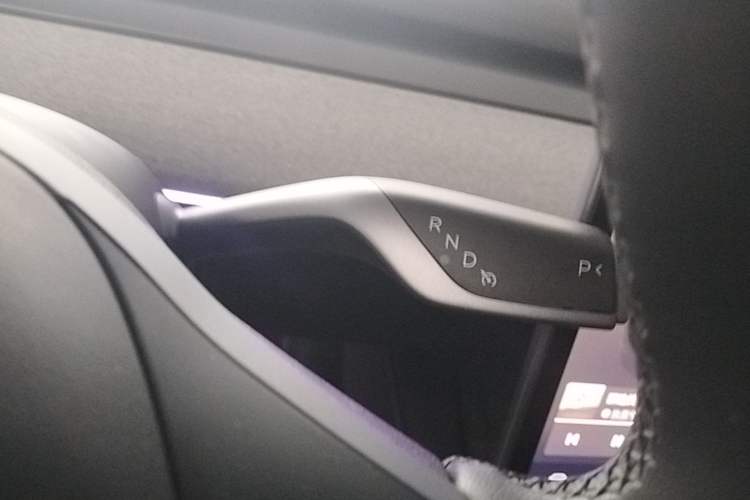Used Tesla Model Y 2024 Long-Range All-Wheel-Drive Version Gear Lever