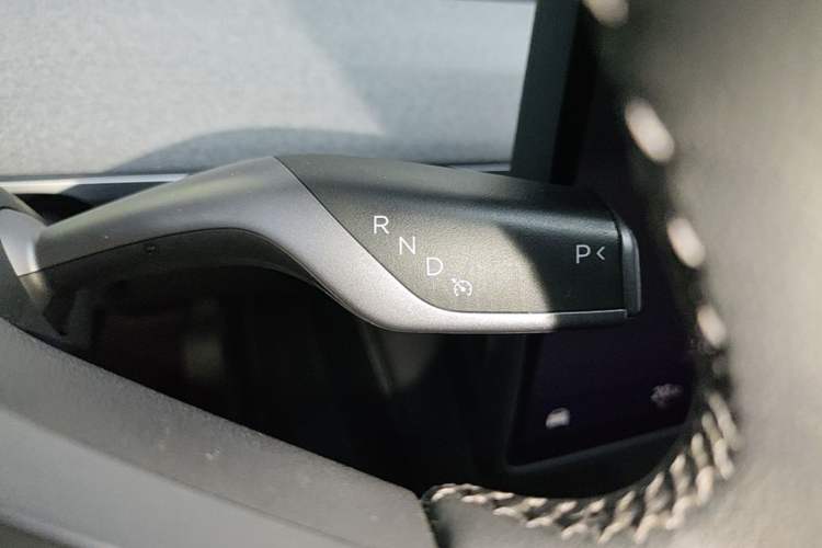 Used Tesla Model Y 2024 Long-Range All-Wheel-Drive Version Gear Lever