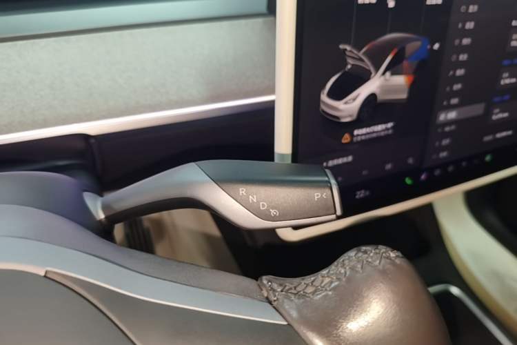 Used Tesla Model Y 2024 Long-Range All-Wheel-Drive Version Gear Lever
