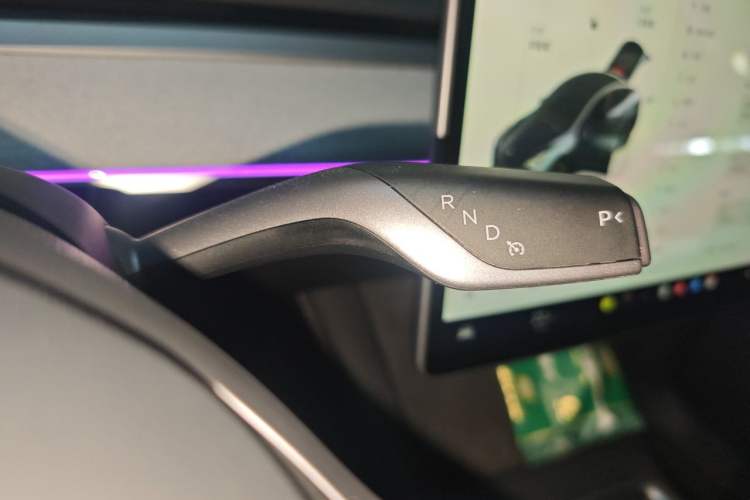 Used Tesla Model Y 2024 Long-Range All-Wheel-Drive Version Gear Lever