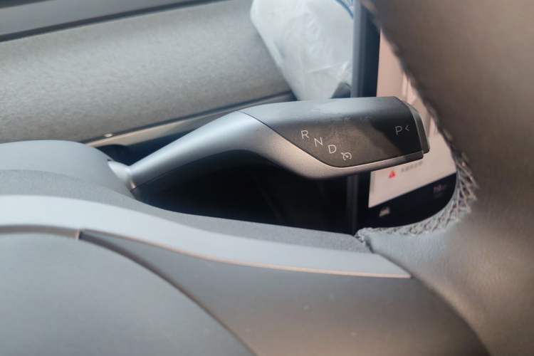 Used Tesla Model Y 2024 Rear-Wheel-Drive Version Gear Lever