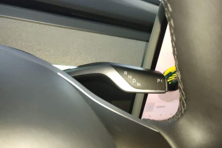 Used Tesla Model Y 2024 Long-Range All-Wheel-Drive Version Gear Lever