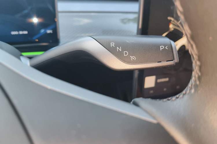 Used Tesla Model Y 2024 Long-Range All-Wheel-Drive Version Gear Lever