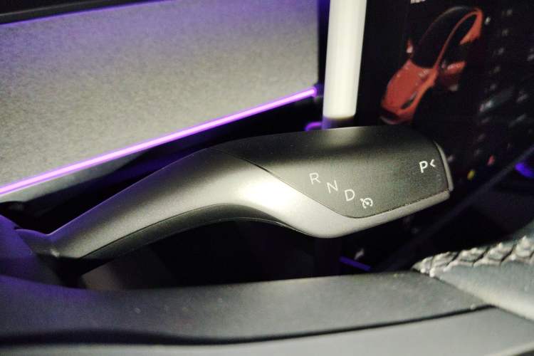 Used Tesla Model Y 2024 Long-Range All-Wheel-Drive Version Gear Lever