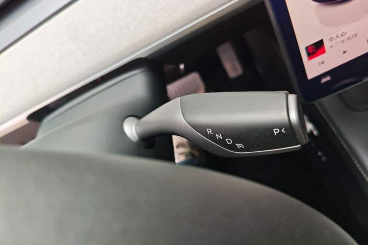 Used Tesla Model Y 2024 Rear-Wheel-Drive Version Gear Lever