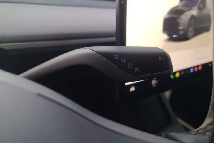 Used Tesla Model Y 2024 Rear-Wheel-Drive Version Gear Lever