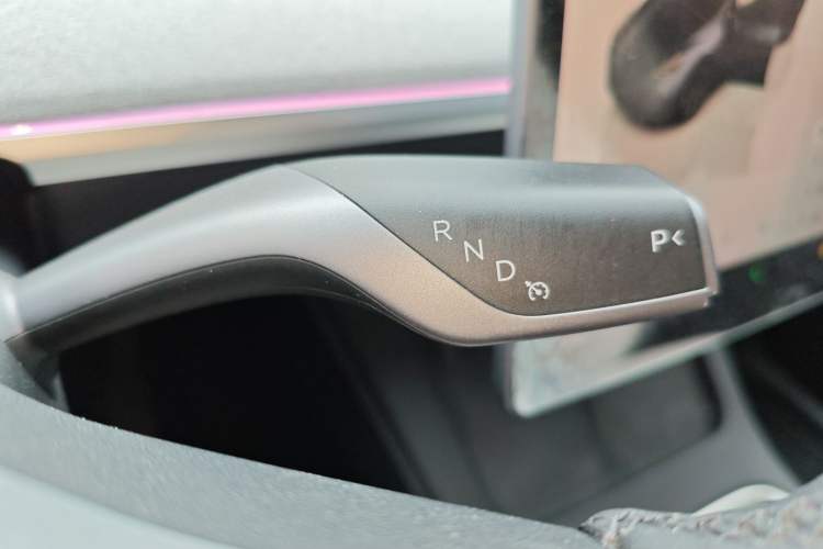 Used Tesla Model Y 2024 Long-Range All-Wheel-Drive Version Gear Lever