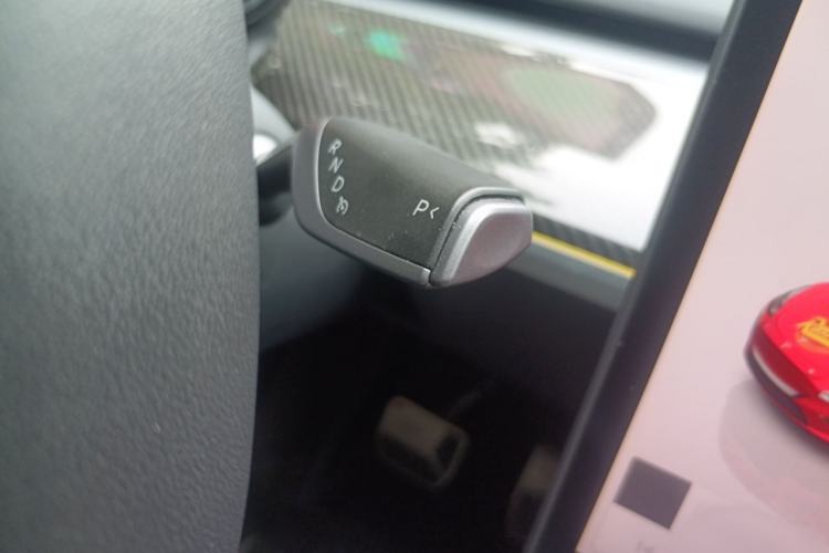 Used Tesla Model Y 2024 Long-Range All-Wheel-Drive Version Gear Lever