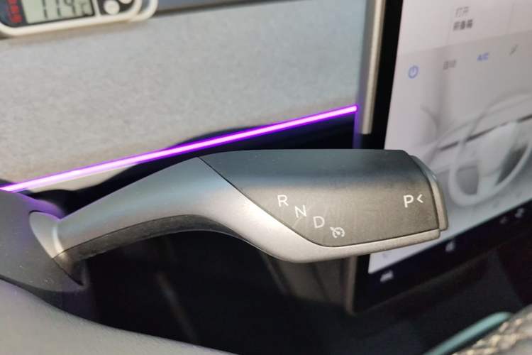 Used Tesla Model Y 2024 Long-Range All-Wheel-Drive Version Gear Lever