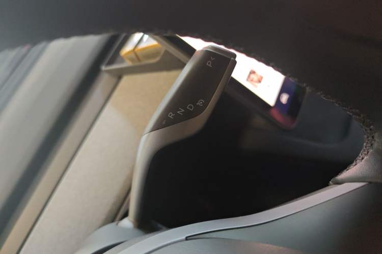 Used Tesla Model Y 2024 Rear-Wheel-Drive Version Gear Lever