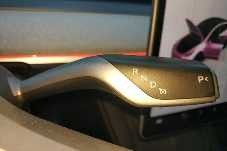 Used Tesla Model Y 2024 Long-Range All-Wheel-Drive Version Gear Lever