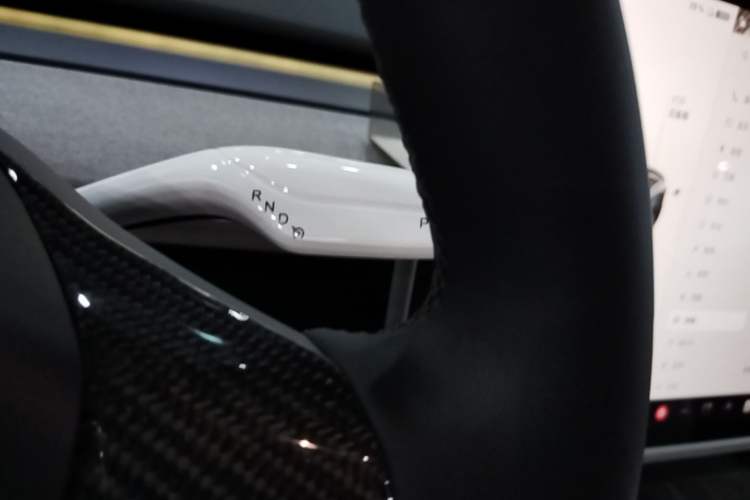 Used Tesla Model Y 2024 Long-Range All-Wheel-Drive Version Gear Lever