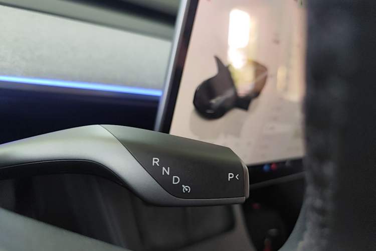 Used Tesla Model Y 2024 Long-Range All-Wheel-Drive Version Gear Lever