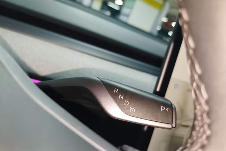 Used Tesla Model Y 2024 Long-Range All-Wheel-Drive Version Gear Lever