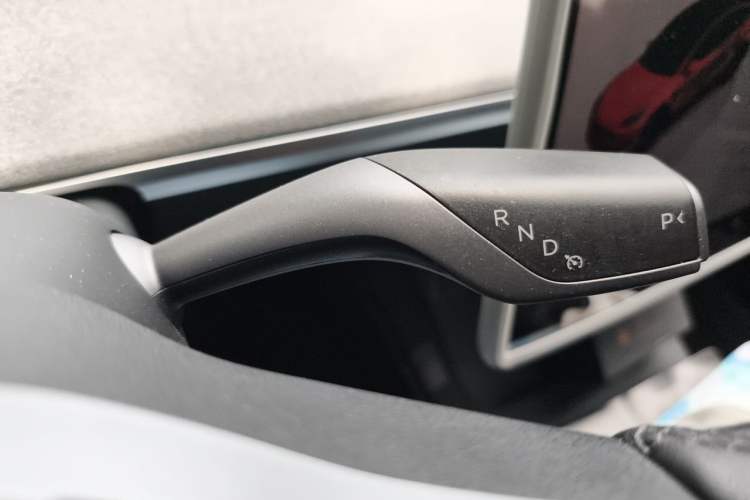 Used Tesla Model Y 2024 Long-Range All-Wheel-Drive Version Gear Lever
