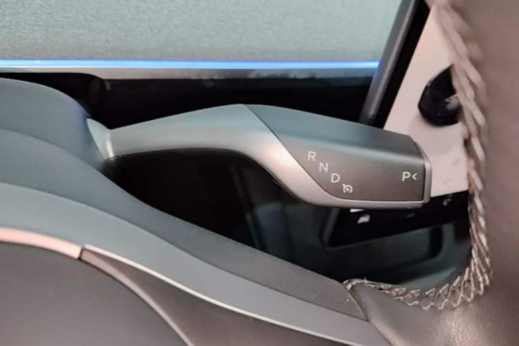 Used Tesla Model Y 2024 Long-Range All-Wheel-Drive Version Gear Lever