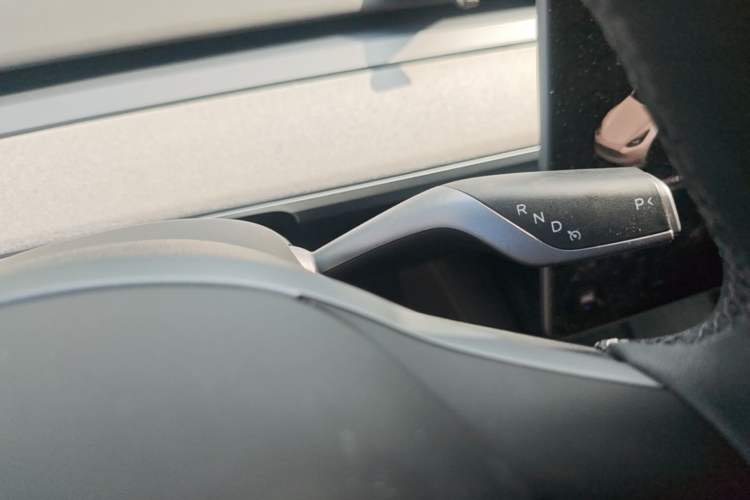 Used Tesla Model Y 2024 Long-Range All-Wheel-Drive Version Gear Lever