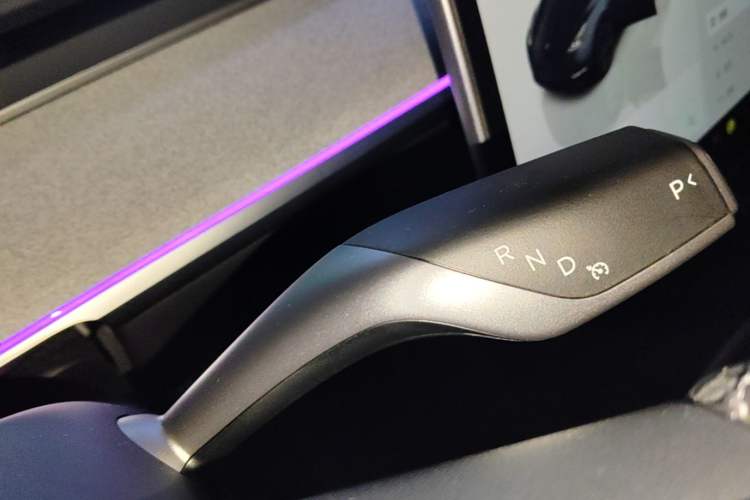 Used Tesla Model Y 2024 Long-Range All-Wheel-Drive Version Gear Lever