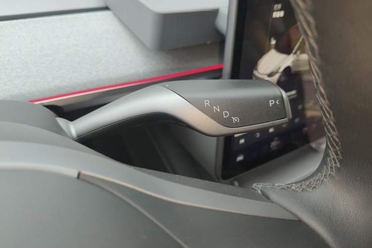 Used Tesla Model Y 2024 Long-Range All-Wheel-Drive Version Gear Lever