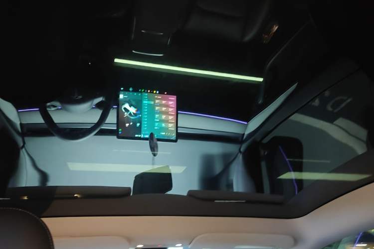 Used Tesla Model Y 2024 Rear-Wheel-Drive Version Headliner