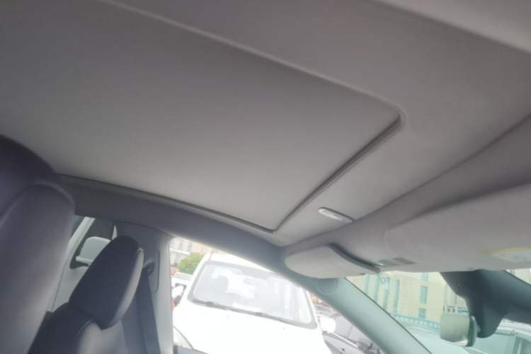 Used Tesla Model Y 2024 Rear-Wheel-Drive Version Headliner