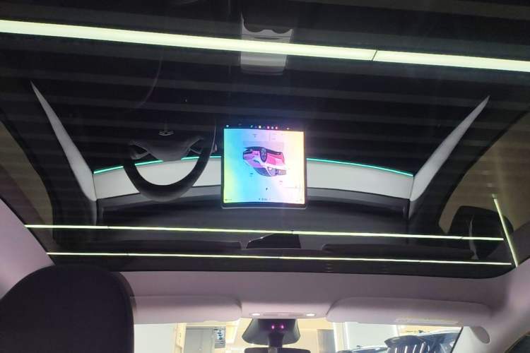 Used Tesla Model Y 2024 Rear-Wheel-Drive Version Headliner