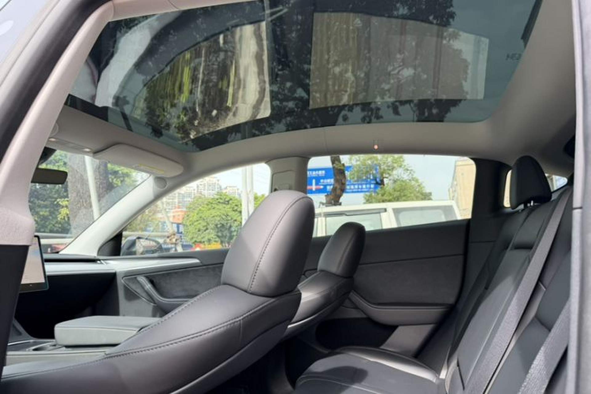 Used Tesla Model Y 2024 Rear-Wheel-Drive Version Headliner