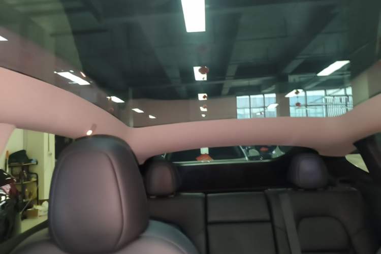 Used Tesla Model Y 2024 Long-Range All-Wheel-Drive Version Headliner