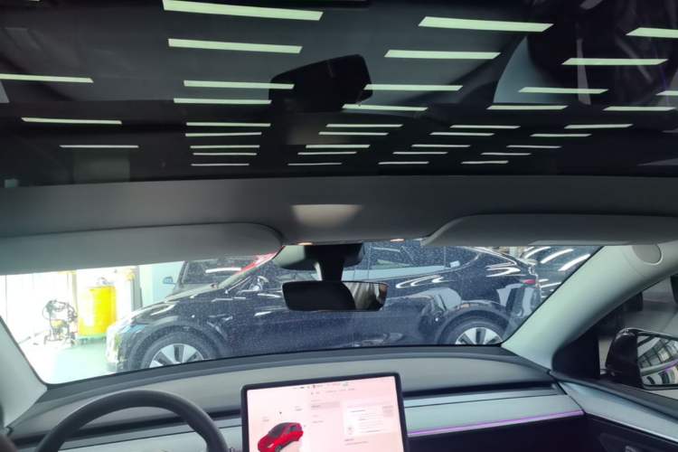 Used Tesla Model Y 2024 Rear-Wheel-Drive Version Headliner