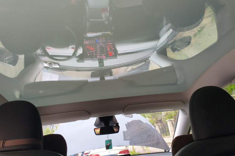 Used Tesla Model Y 2024 Rear-Wheel-Drive Version Headliner