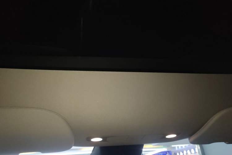 Used Tesla Model Y 2024 Long-Range All-Wheel-Drive Version Headliner