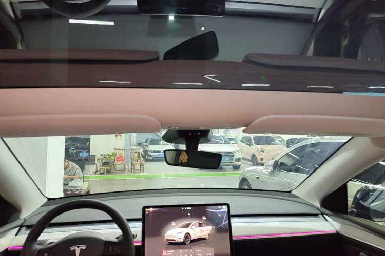 Used Tesla Model Y 2024 Rear-Wheel-Drive Version Headliner