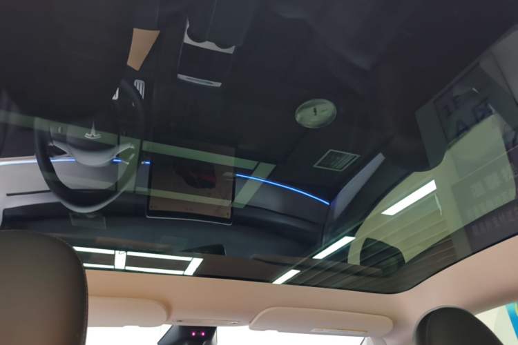 Used Tesla Model Y 2024 Rear-Wheel-Drive Version Headliner
