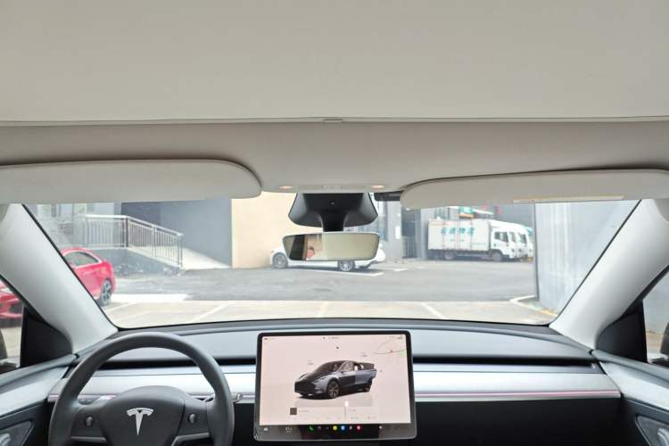 Used Tesla Model Y 2024 Long-Range All-Wheel-Drive Version Headliner