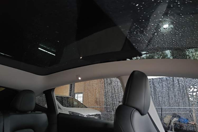 Used Tesla Model Y 2024 Rear-Wheel-Drive Version Headliner