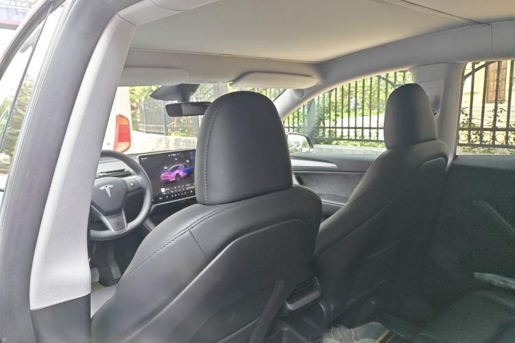 Used Tesla Model Y 2024 Rear-Wheel-Drive Version Headliner