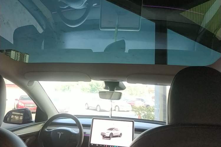Used Tesla Model Y 2024 Rear-Wheel-Drive Version Headliner