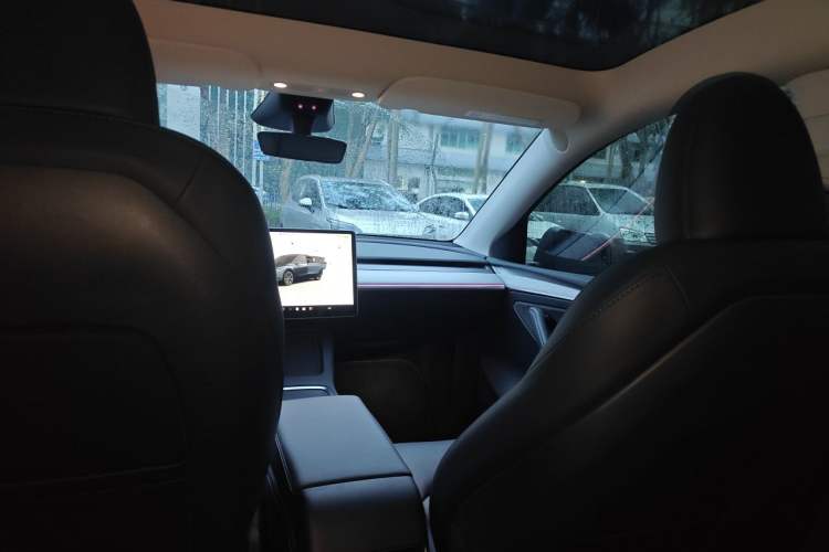 Used Tesla Model Y 2024 Rear-Wheel-Drive Version Headliner