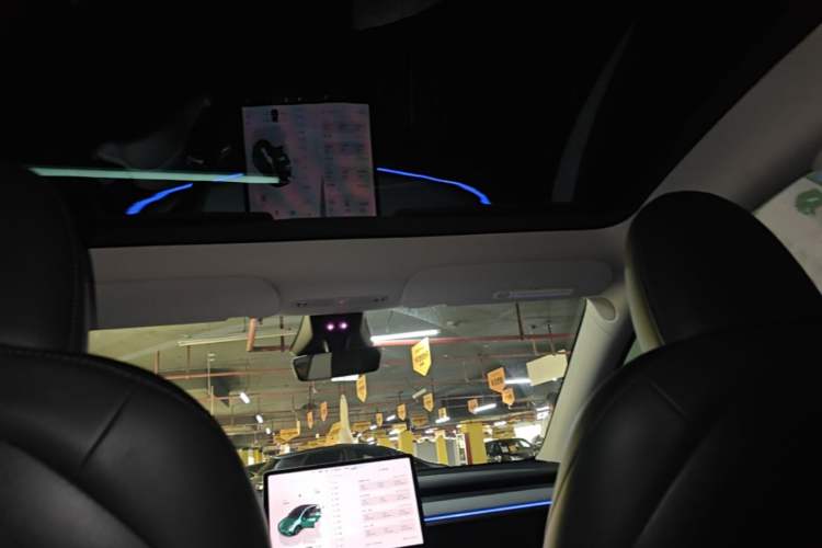 Used Tesla Model Y 2024 Rear-Wheel-Drive Version Headliner