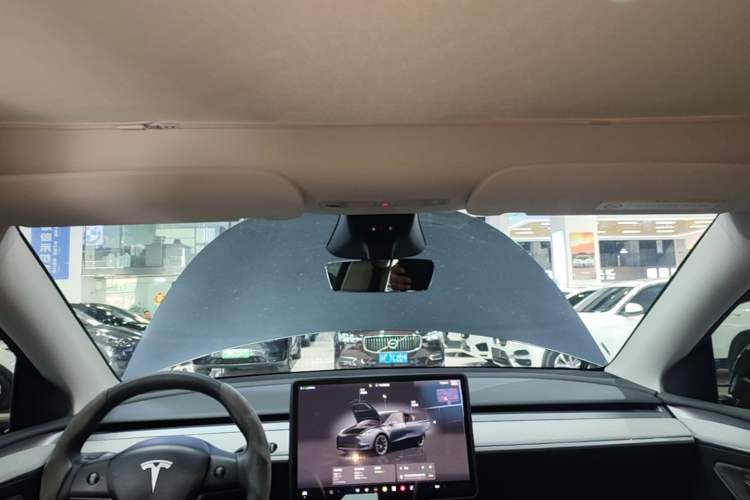 Used Tesla Model Y 2024 Rear-Wheel-Drive Version Headliner