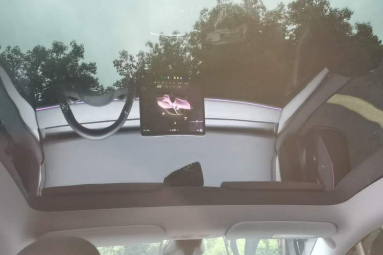 Used Tesla Model Y 2024 Rear-Wheel-Drive Version Headliner