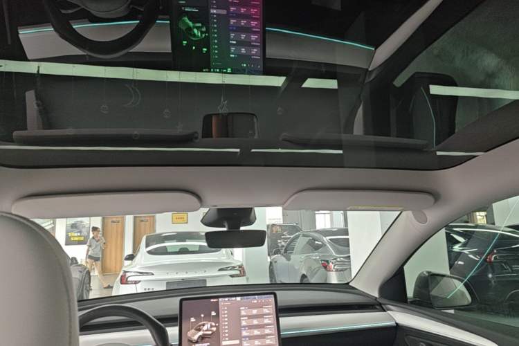Used Tesla Model Y 2024 Rear-Wheel-Drive Version Headliner