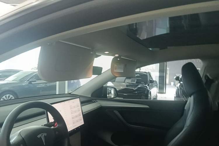 Used Tesla Model Y 2024 Rear-Wheel-Drive Version Headliner
