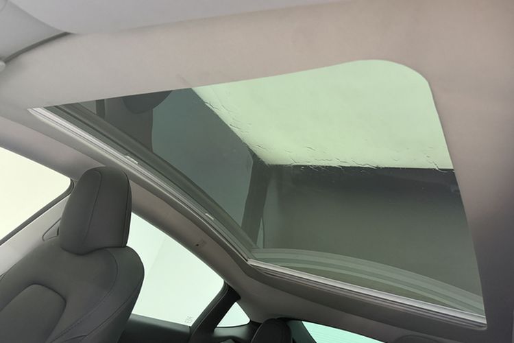 Used Tesla Model Y 2024 Rear-Wheel-Drive Version Headliner