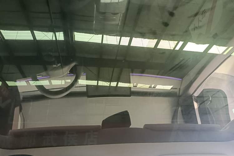 Used Tesla Model Y 2024 Long-Range All-Wheel-Drive Version Headliner