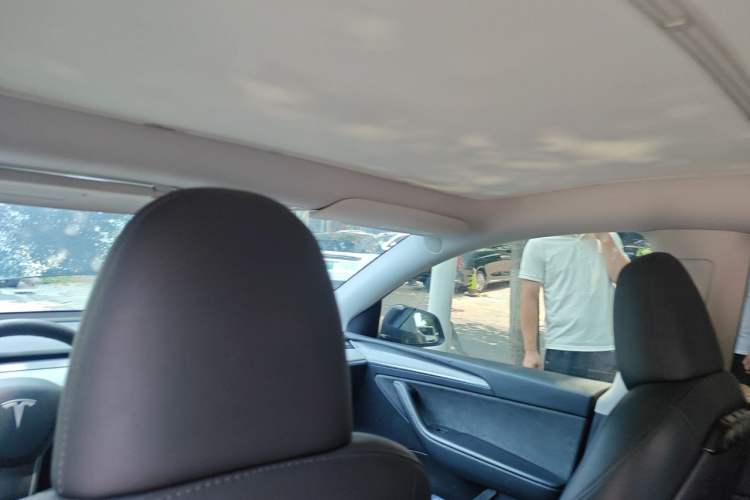 Used Tesla Model Y 2024 Rear-Wheel-Drive Version Headliner