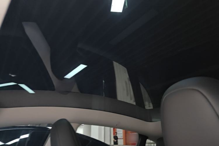 Used Tesla Model Y 2024 Rear-Wheel-Drive Version Headliner